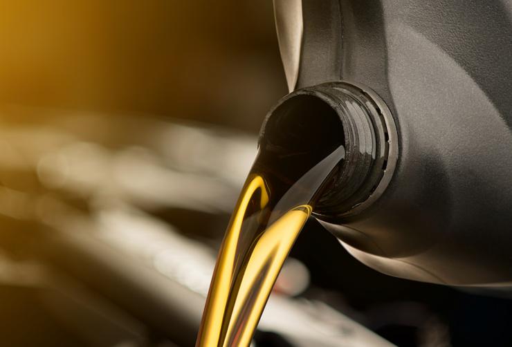 Как выбрать моторное масло для грузовых автомобилей: рекомендации и советы